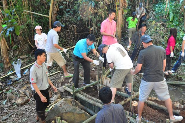 Executive MBAs visit Doi Tung Development Project