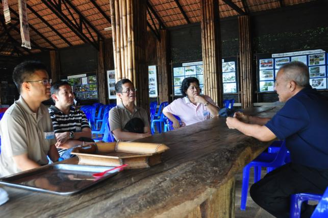 Executive MBAs visit Doi Tung Development Project